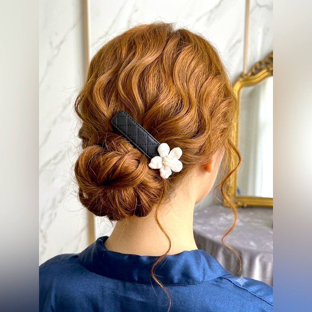 Handmade Freshwater Keshi Pearl Flower 🌺 Hair Clip